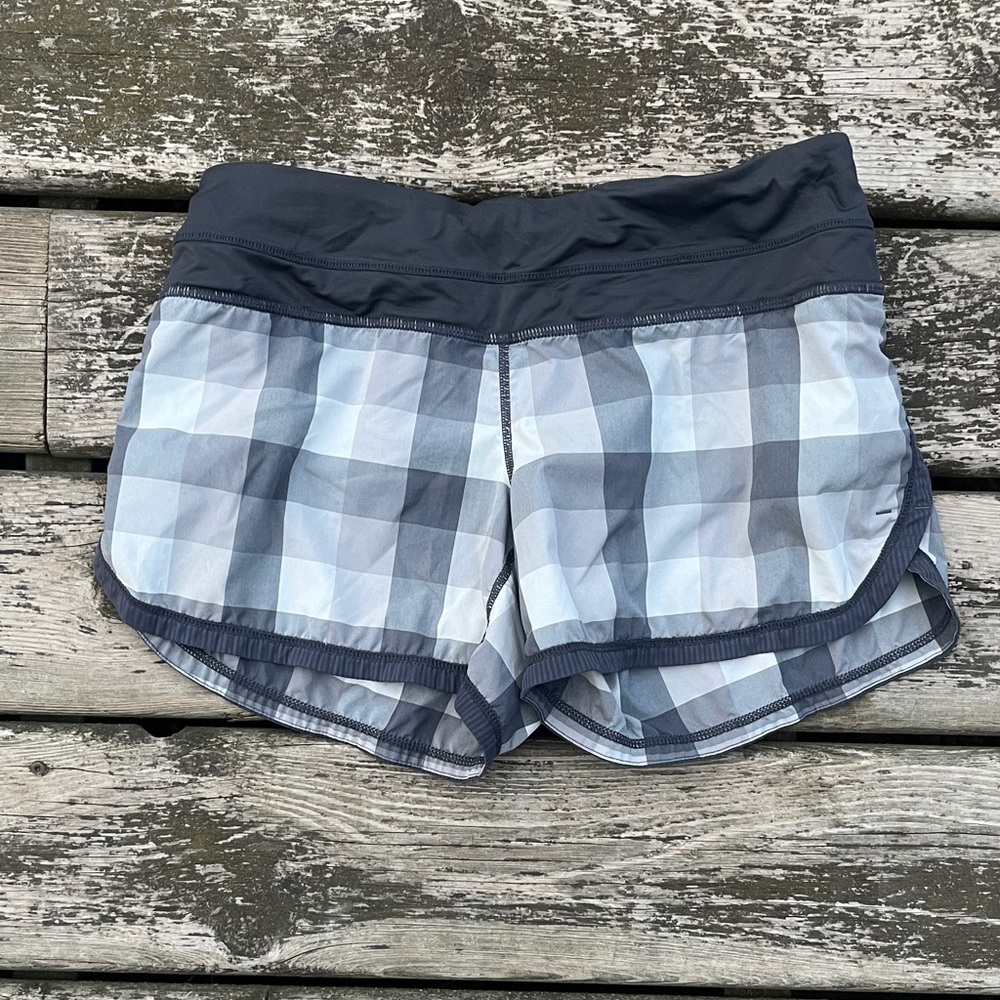 Lululemon Plaid Speed Shorts Size 6 Wet Dry Warm